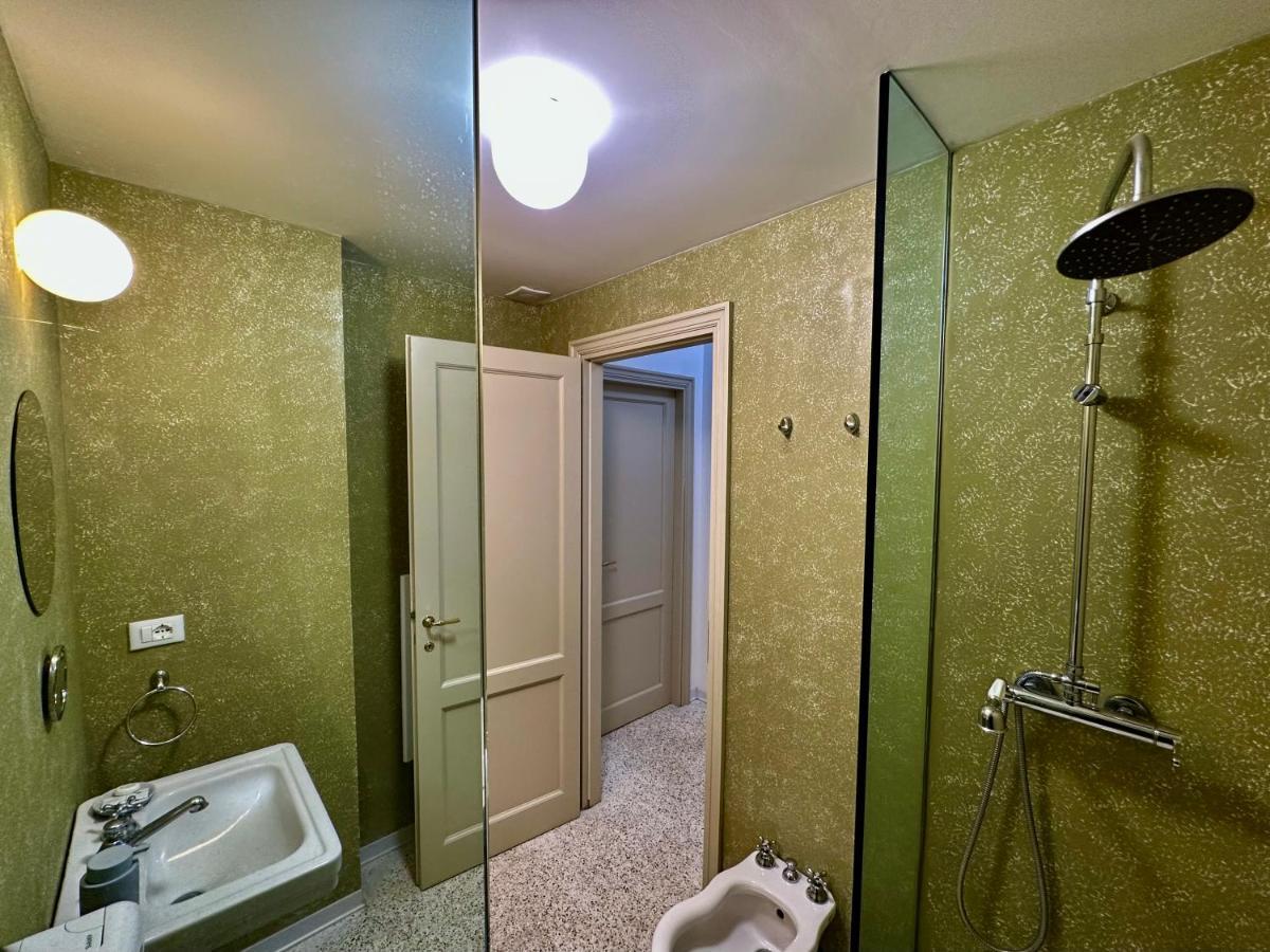Modern Apartment Navigli Милано Екстериор снимка
